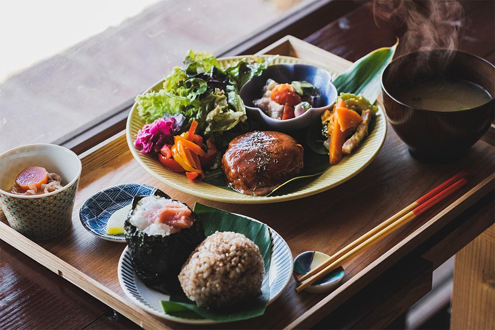 煮込みハンバーグランチ